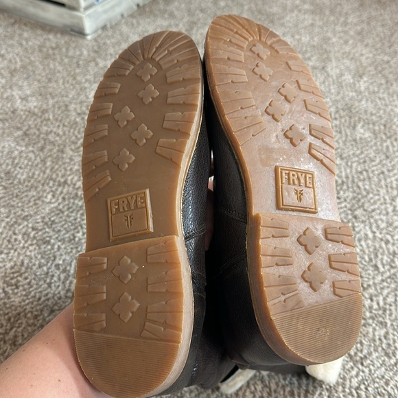 FRYE | FRYE Paige Loop Lug Boots Fur Lined - Picture 9 of 9